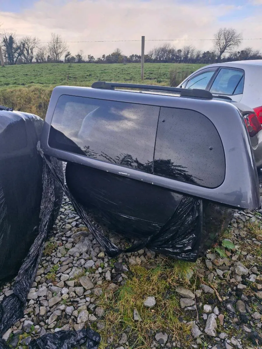 Hilux canopy - Image 1