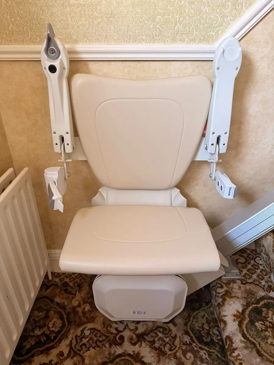 Handicare 1100 stairlift - Image 3