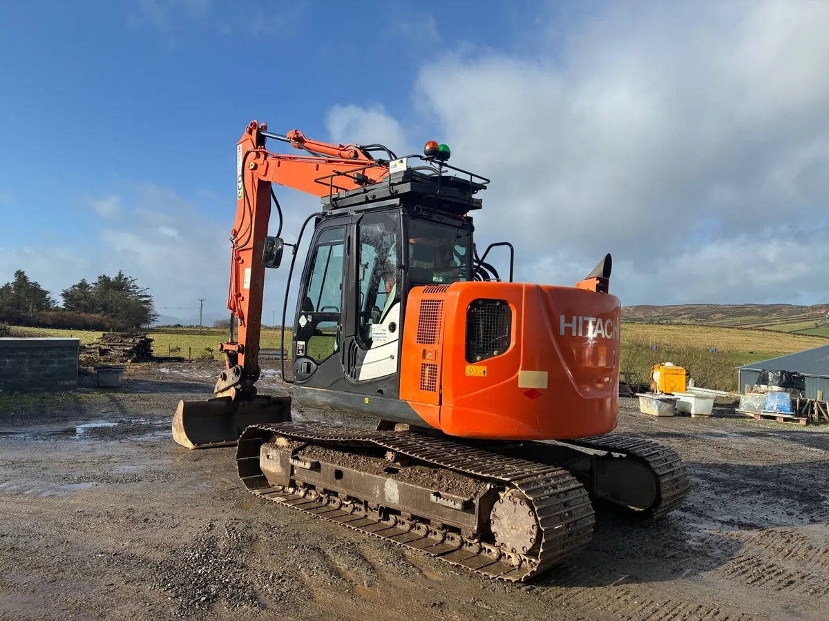 Hitachi zx135-5 - Image 2