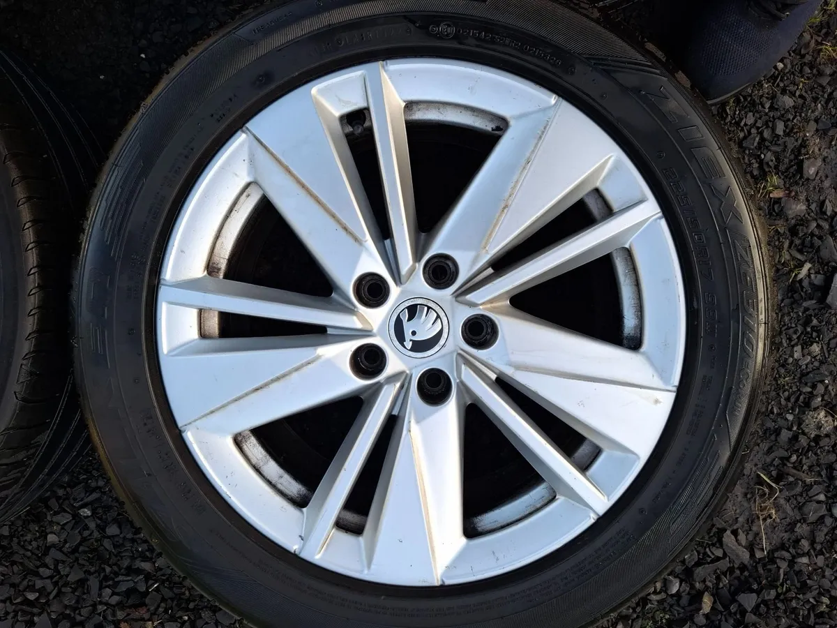 17" Genuine Skoda Alloys with tyres - Image 3