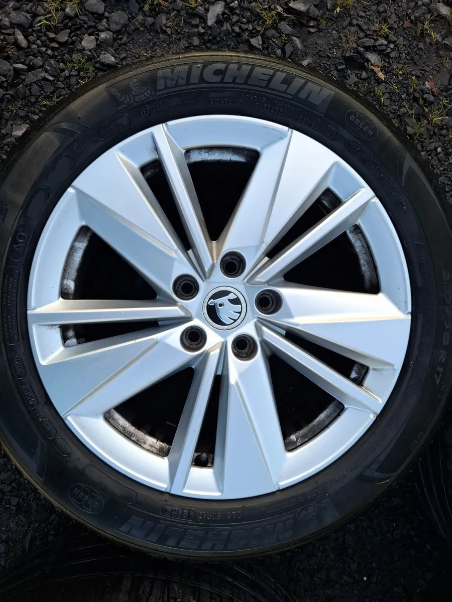 17" Genuine Skoda Alloys with tyres - Image 2
