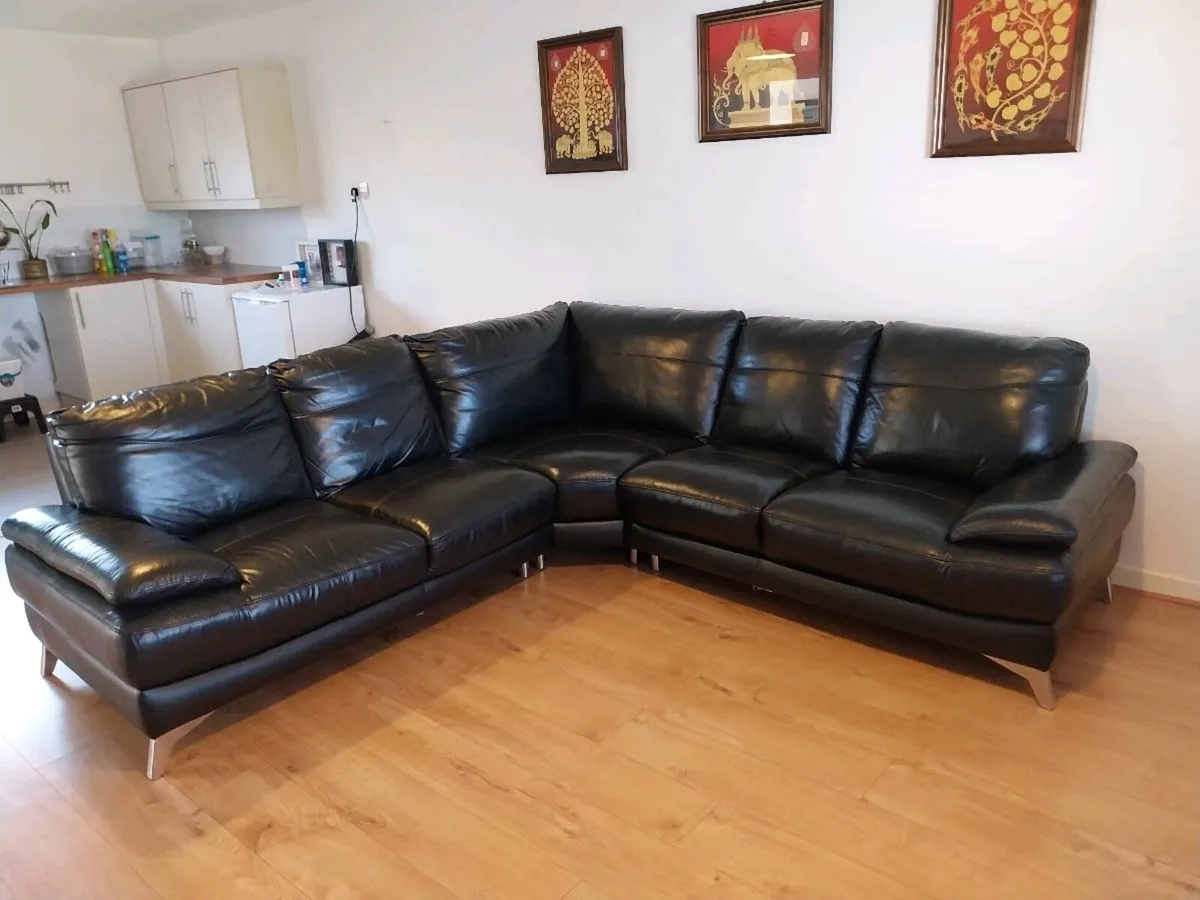 Black Leather corner sofa - Image 2