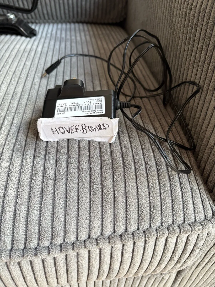 Hoverboard with seat and a charger - Image 2
