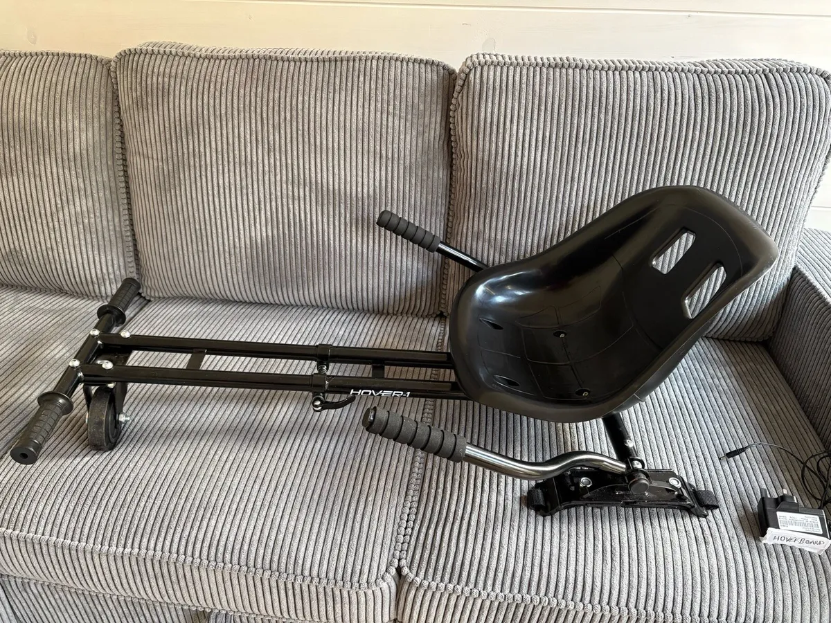 Hoverboard with seat and a charger - Image 4