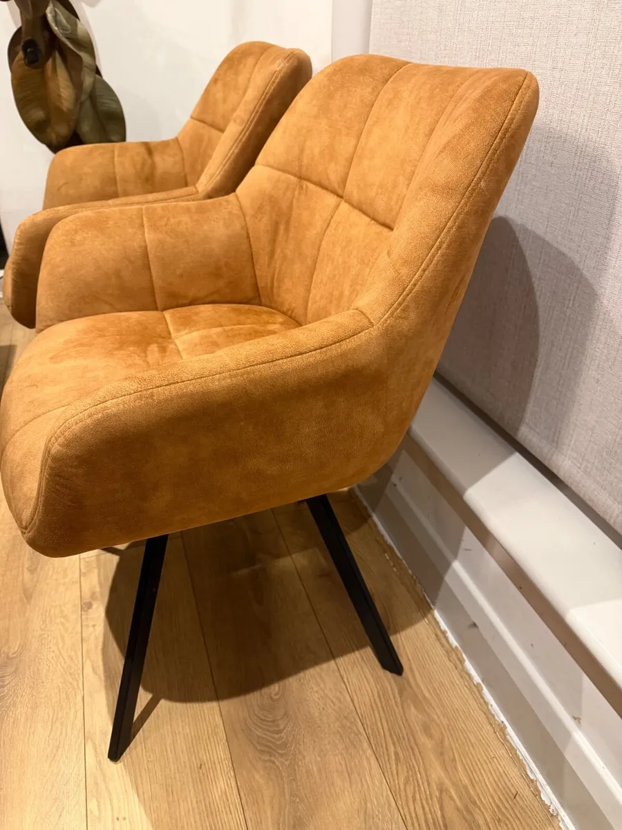 Dinning table and chair - Image 4