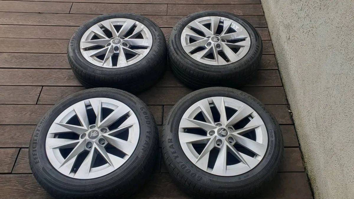 17" Skoda Alloy set with new tyres - Image 1