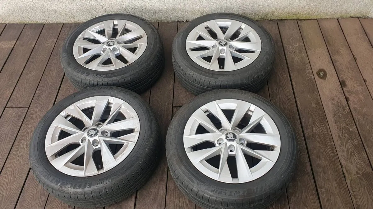 17" Skoda Alloy set with new tyres - Image 2