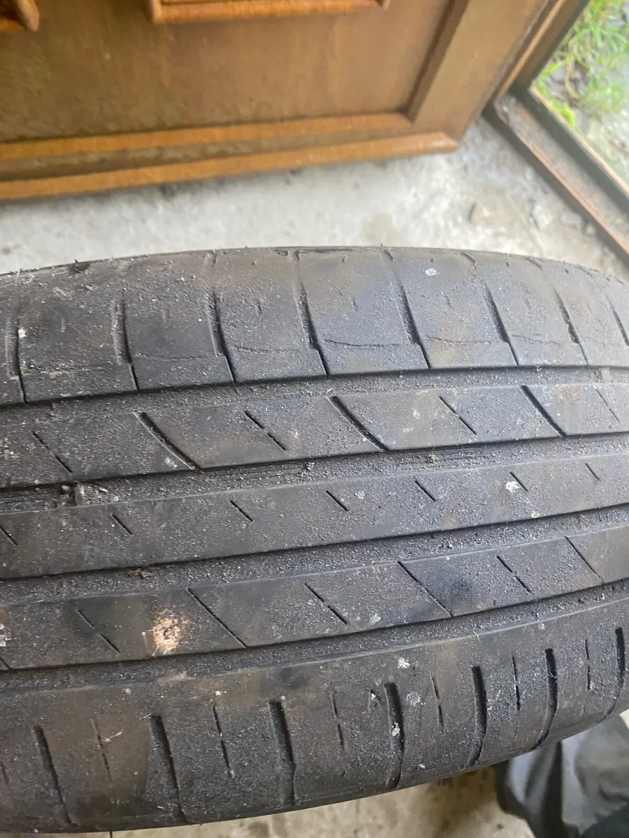 Car tyre - Image 3