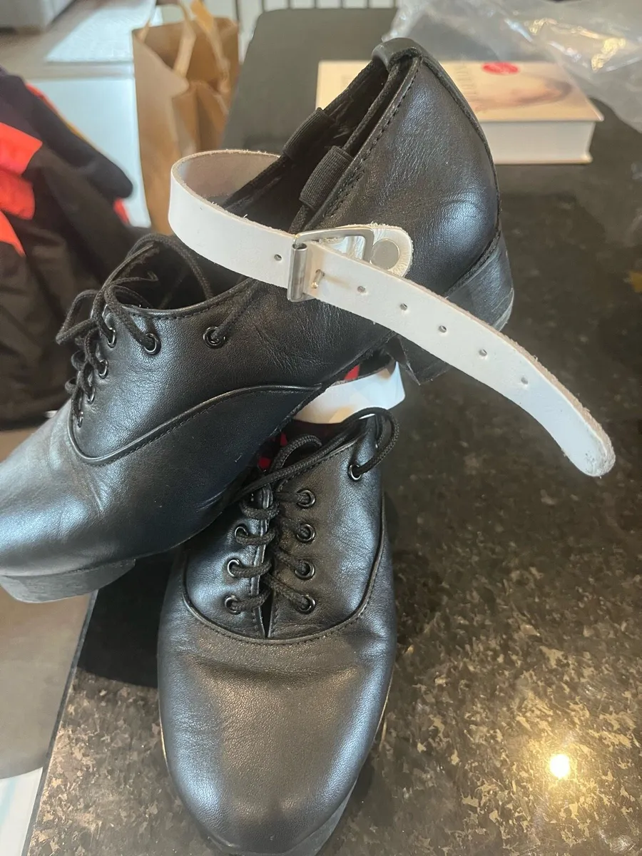 Fay’s Shies by Gavin - Image 3