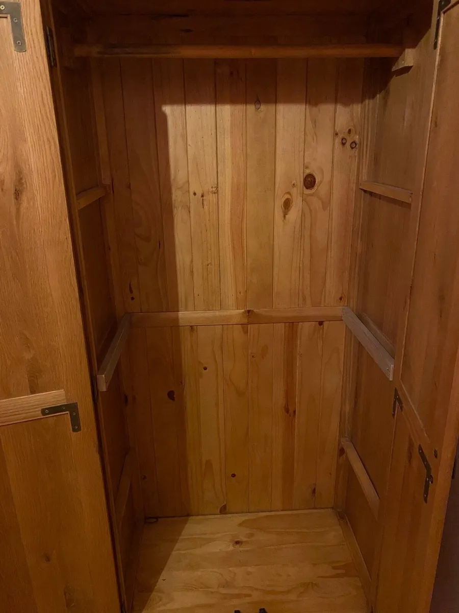 Oak wardrobe - Image 4