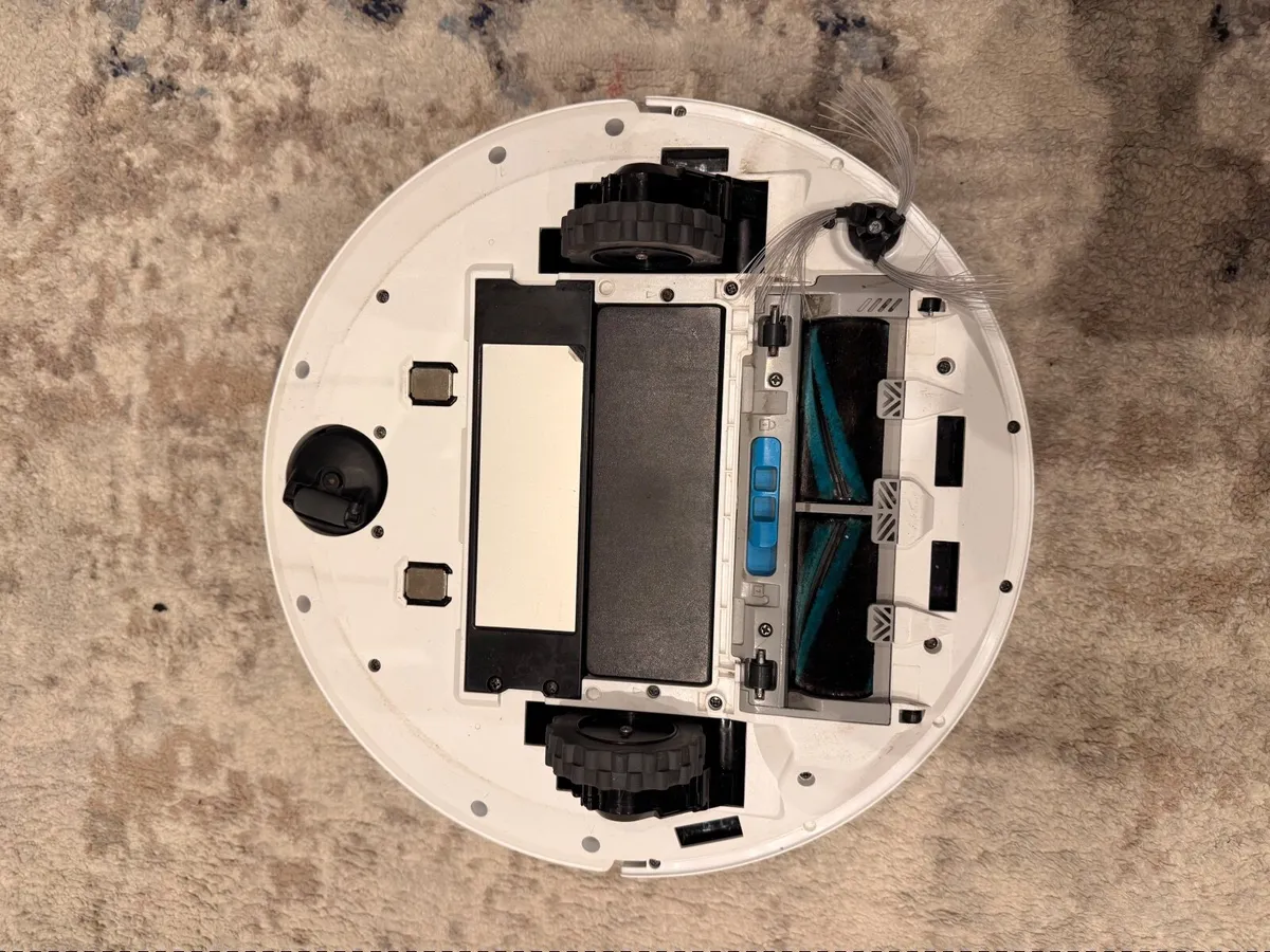 Samsung Jetbot VR30T80 robot vacuum - Image 4