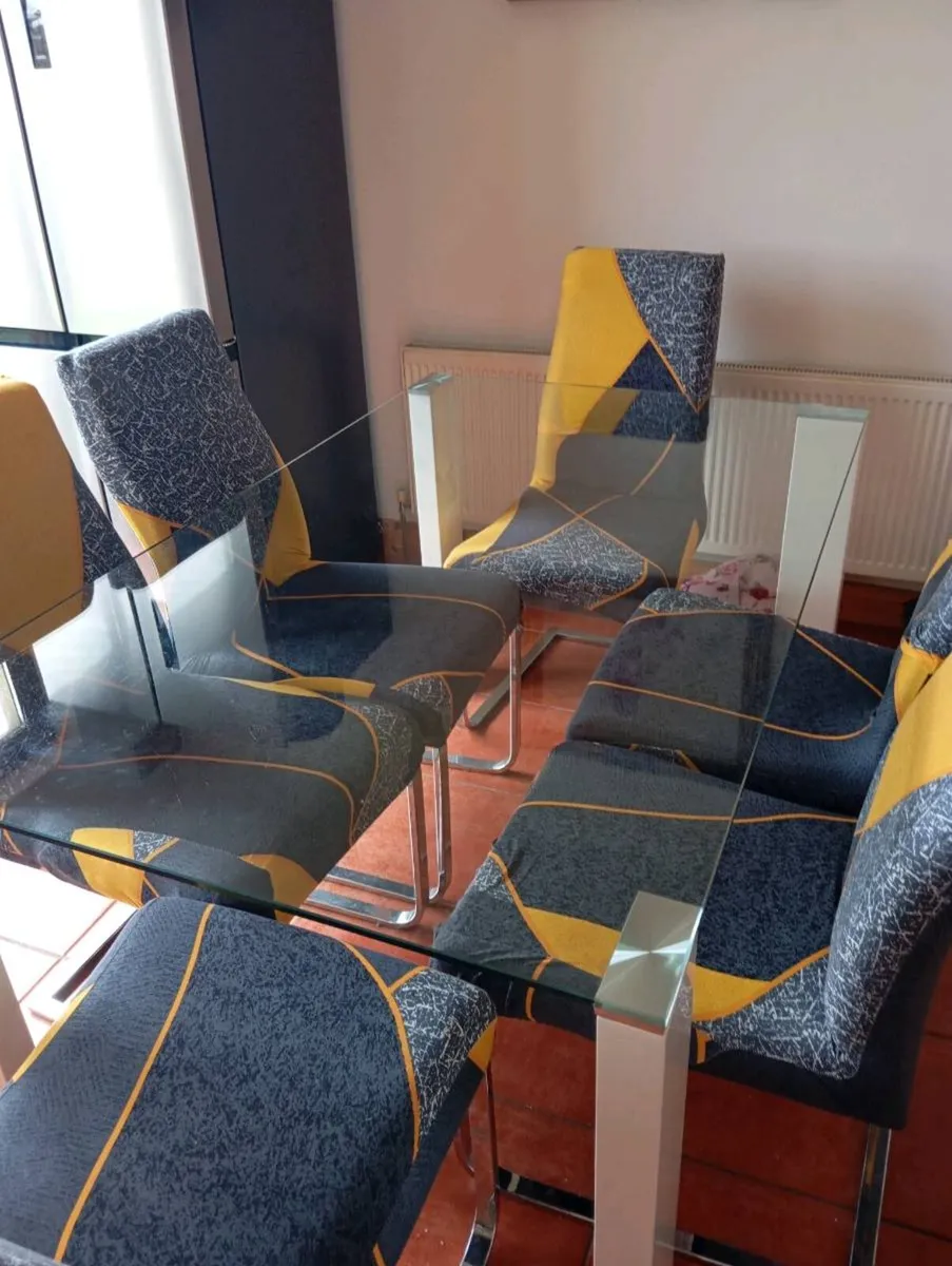 Glass table and 6 chairs - Image 2