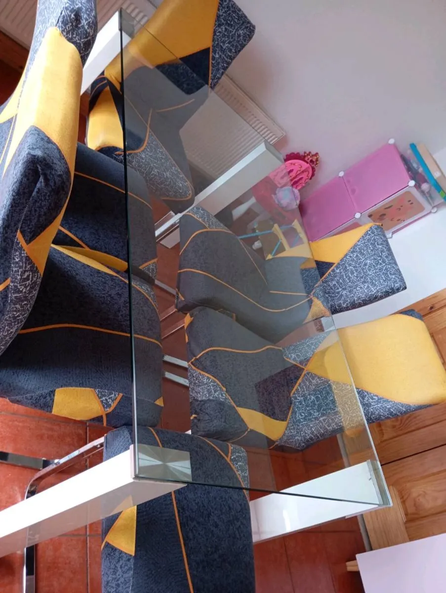 Glass table and 6 chairs - Image 3