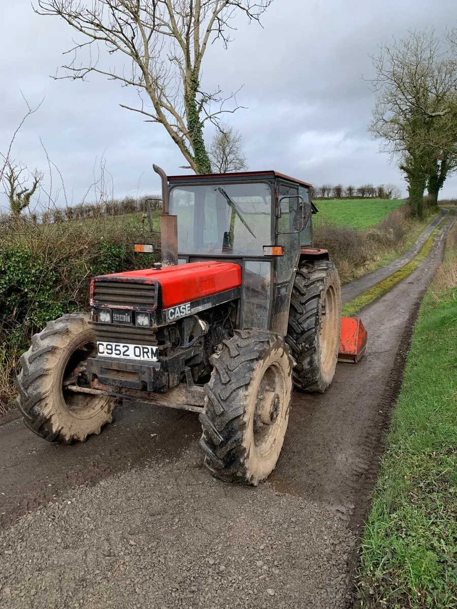 Case 685 4x4 - Image 1