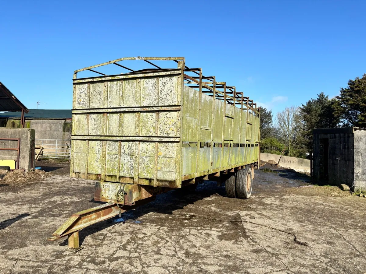 Cattle trailer - Image 1