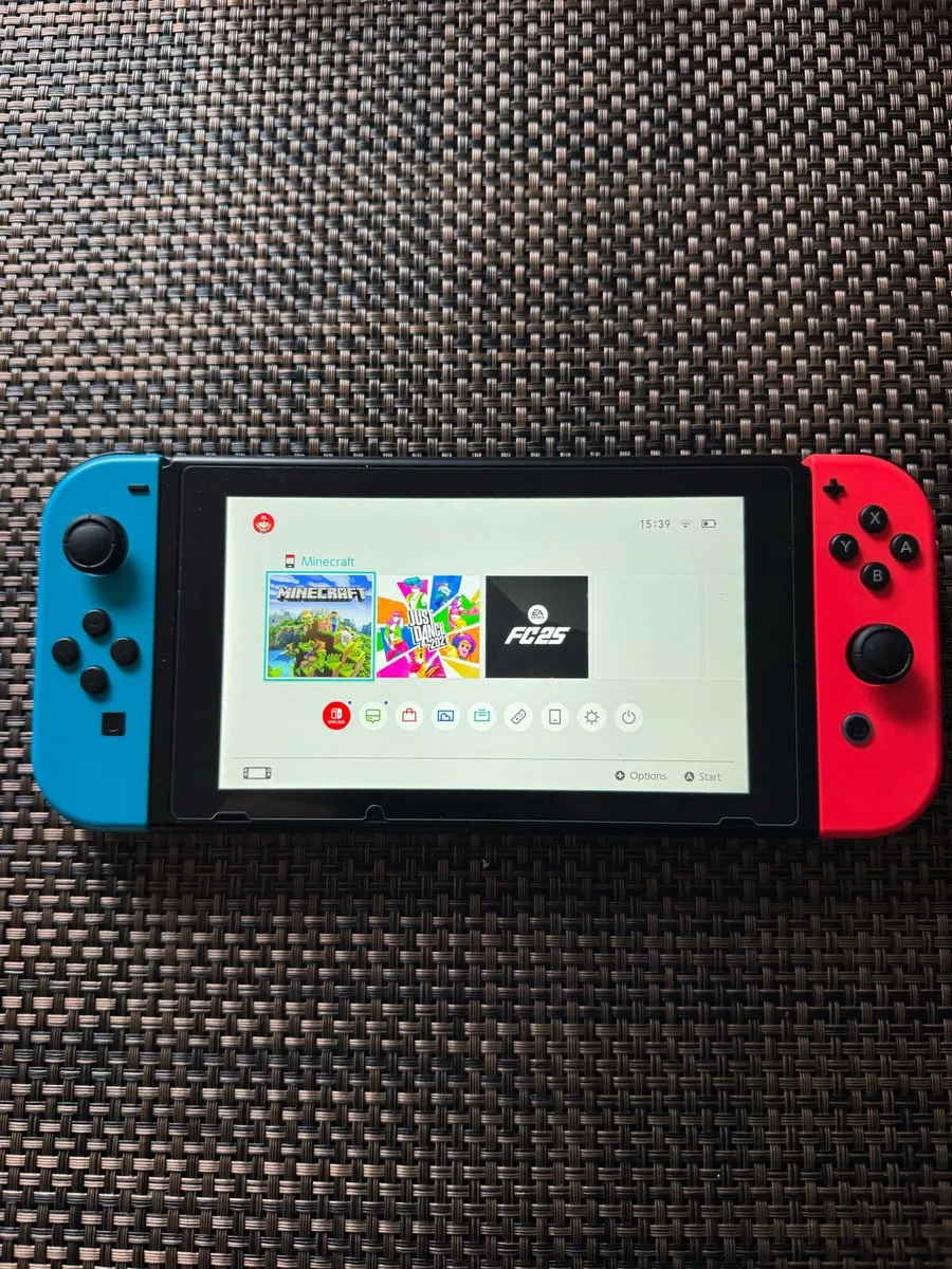 Nintendo switch - Image 1