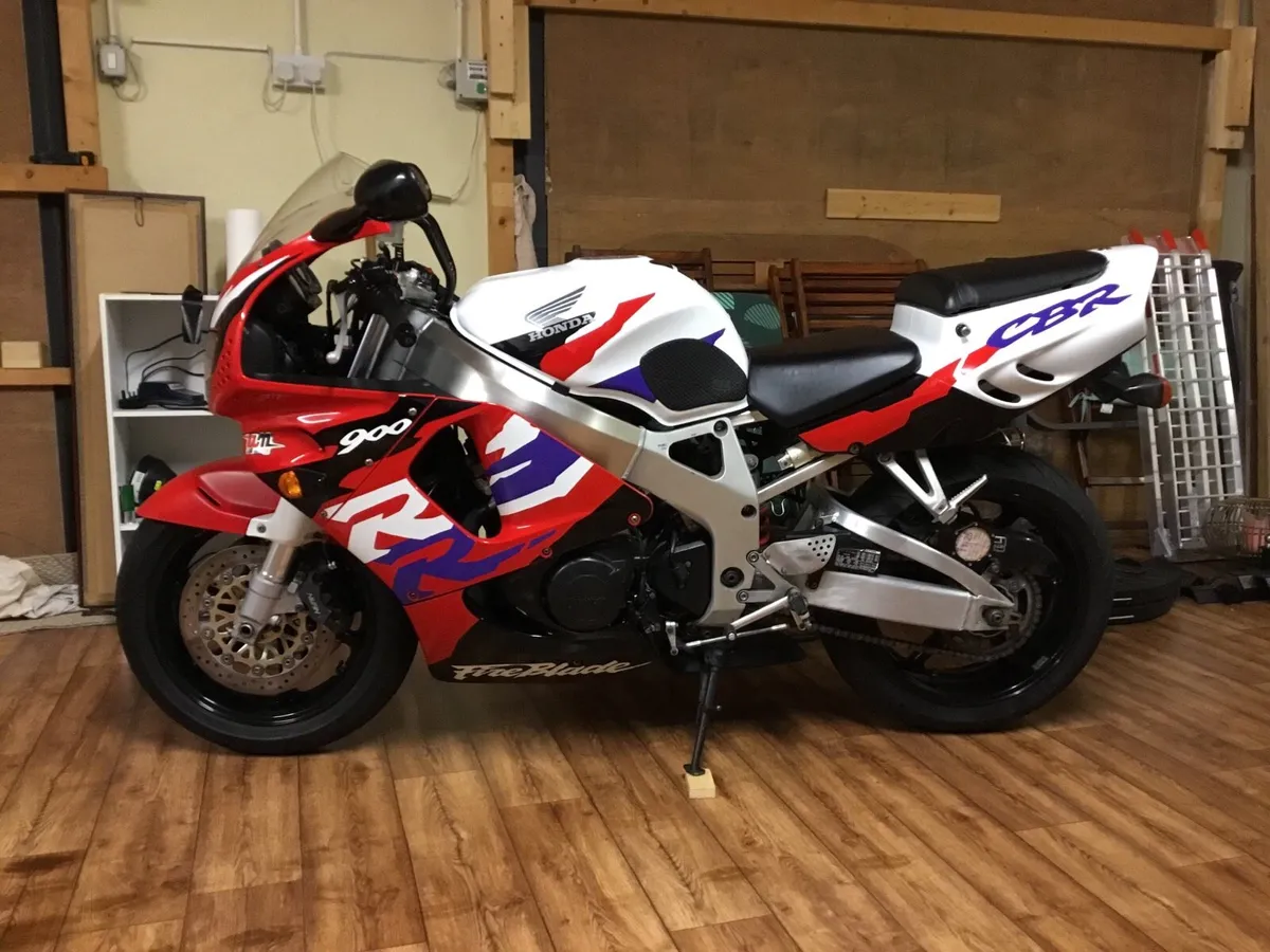Honda CBR 900rr fireblade - Image 1
