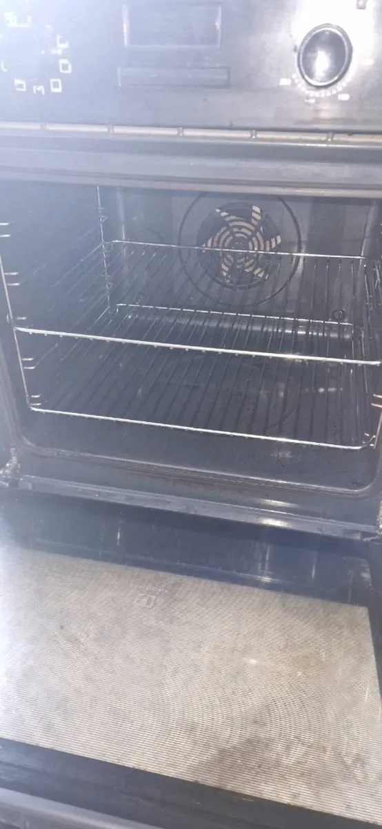 Electrolux Oven and Hob - Image 2