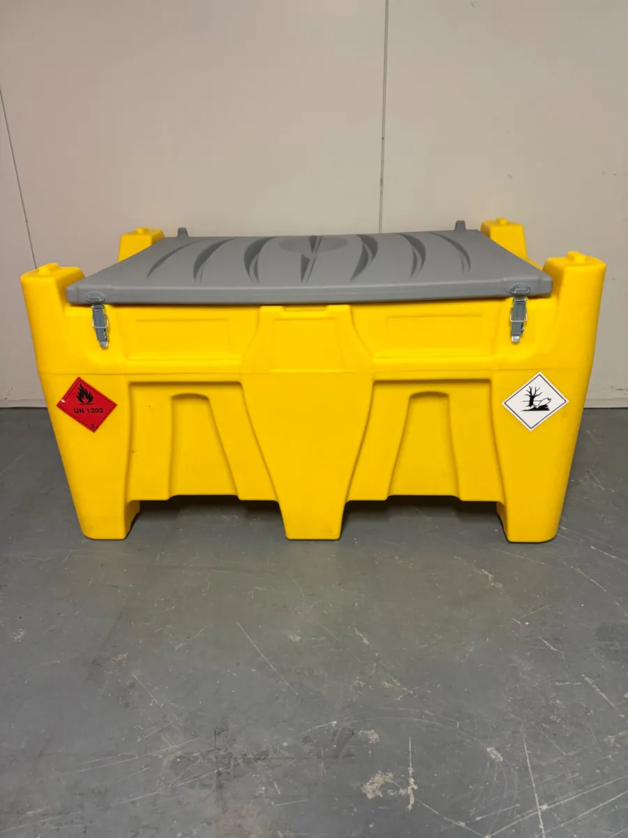 Fuel Bowser - Image 1