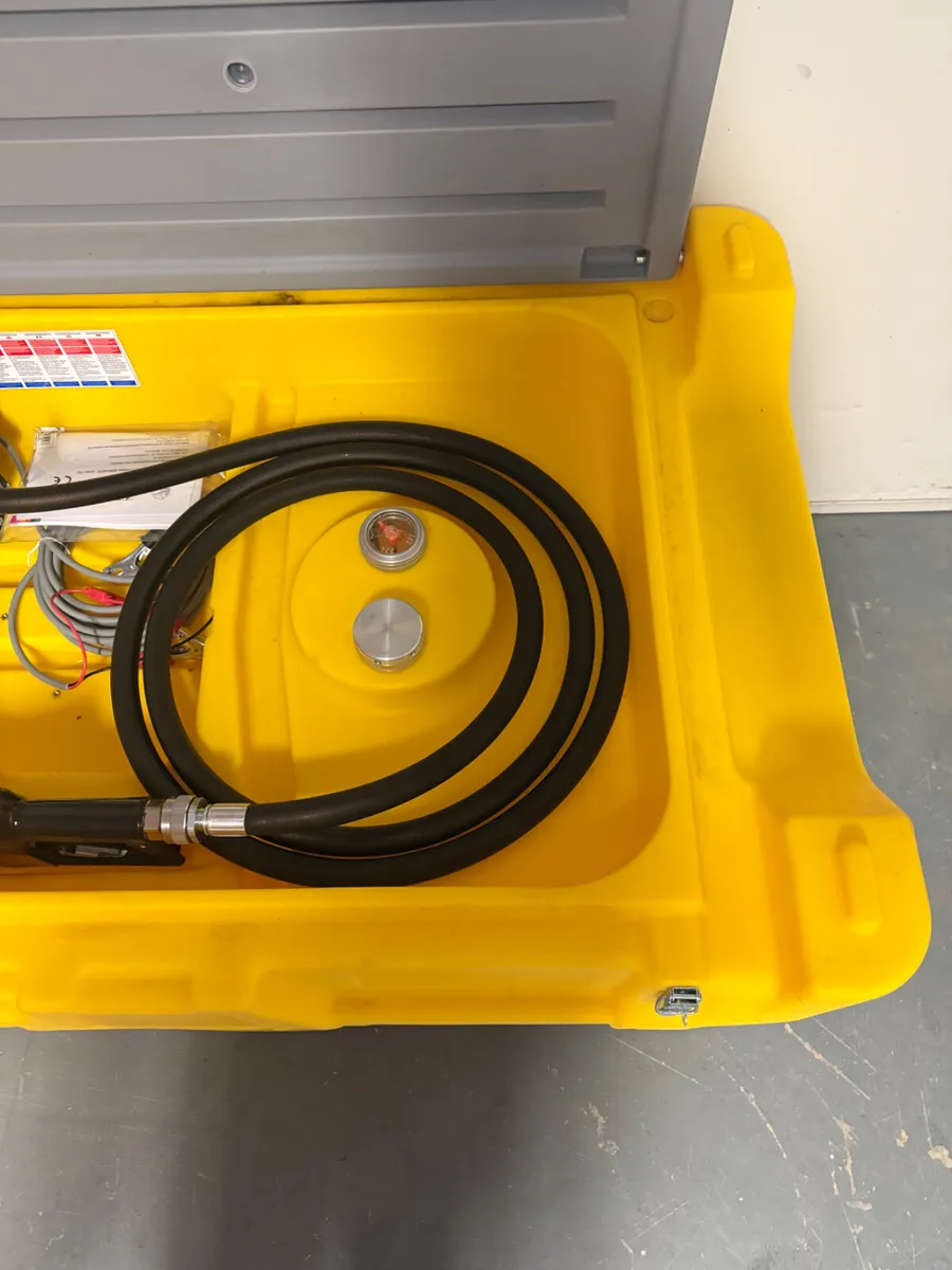 Fuel Bowser - Image 4