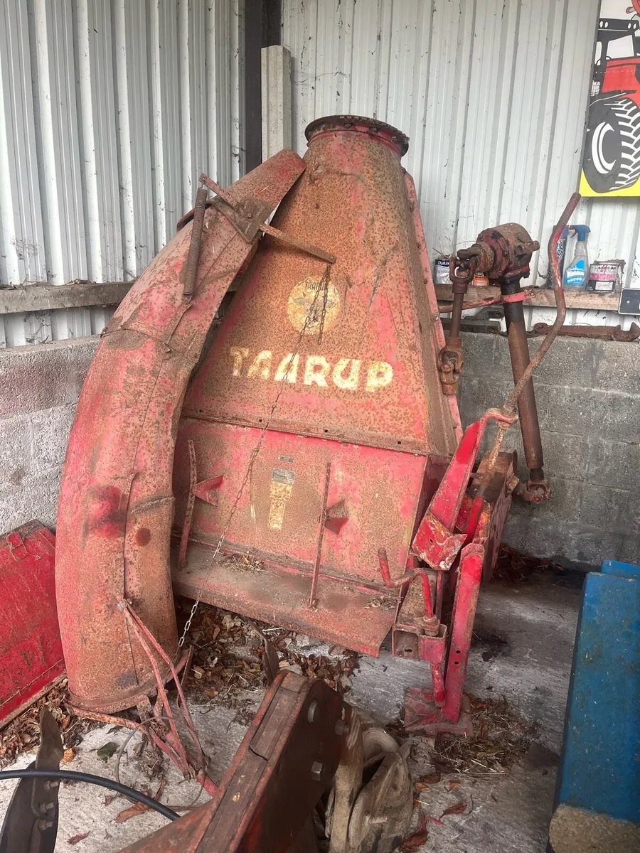 Taarup silage harvester - Image 1