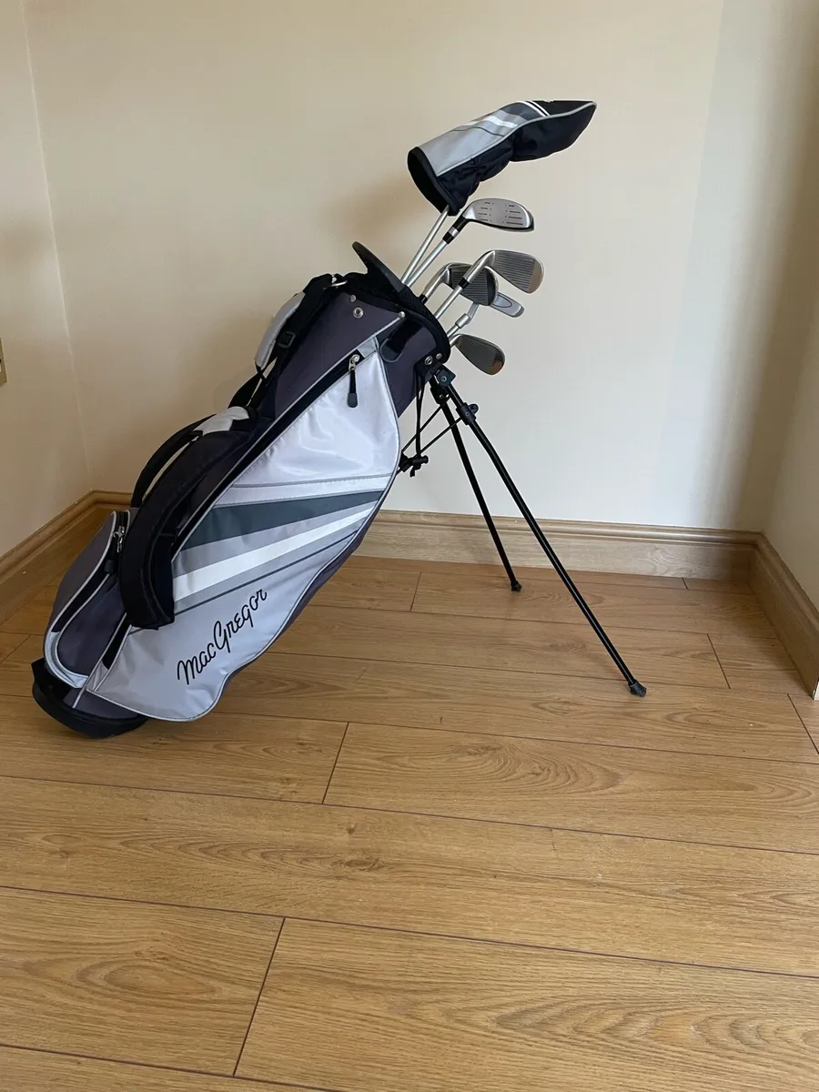 Macrgregor junior golf set send offers - Image 1
