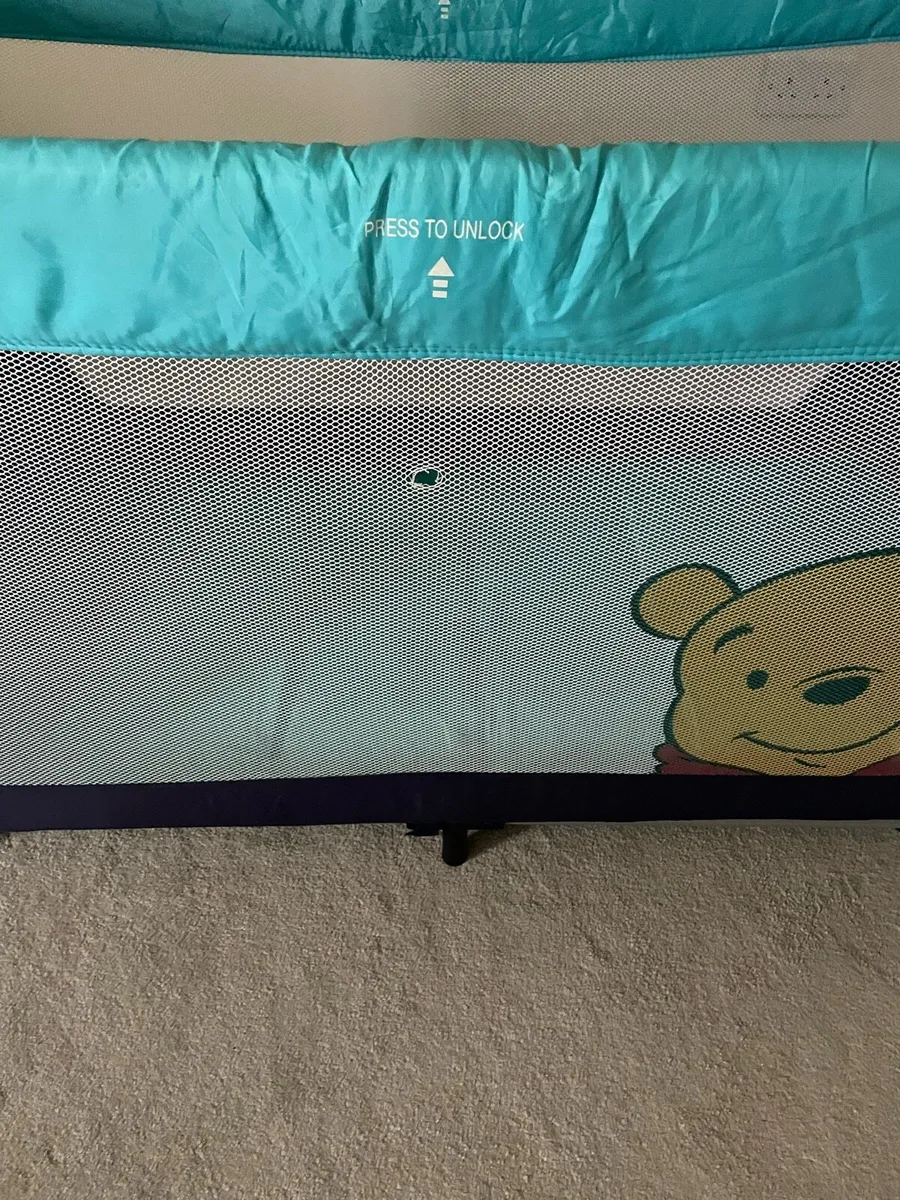 Large travel cot - Image 2