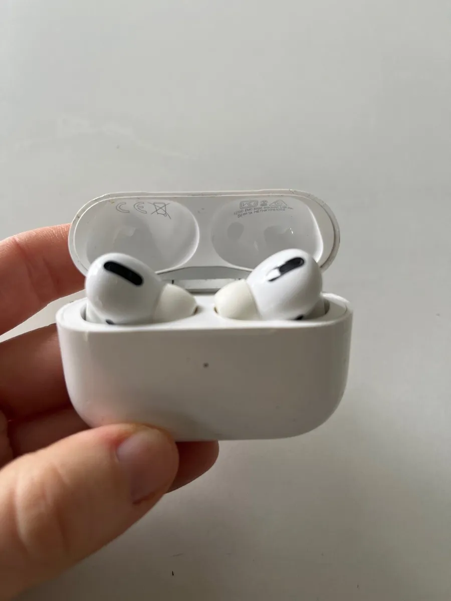 Apple AirPods Pro - Image 3