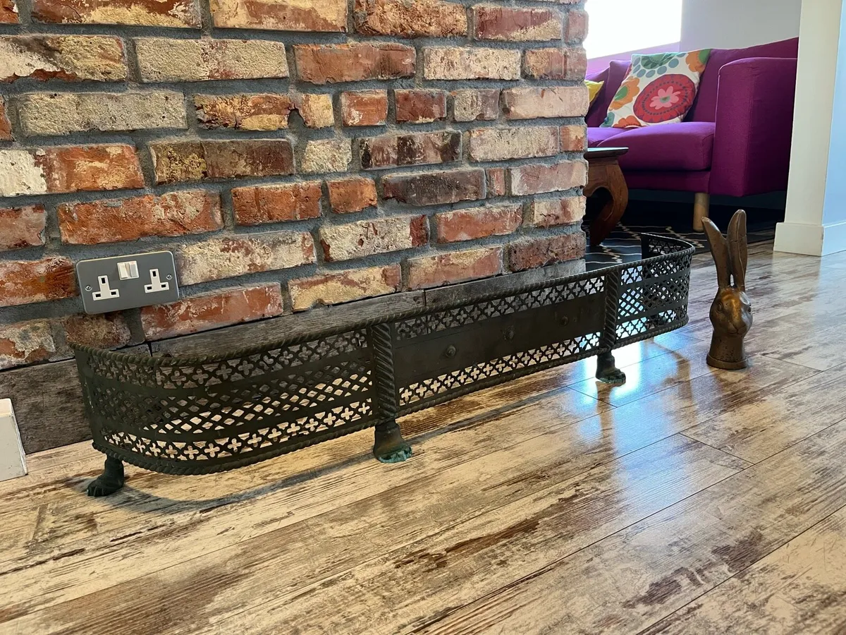 Vintage fire guard - Image 1