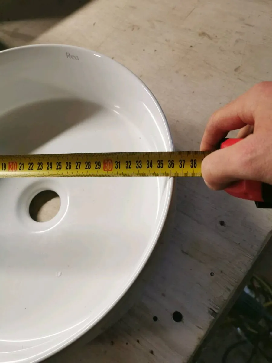 Bathroom sink - Image 3