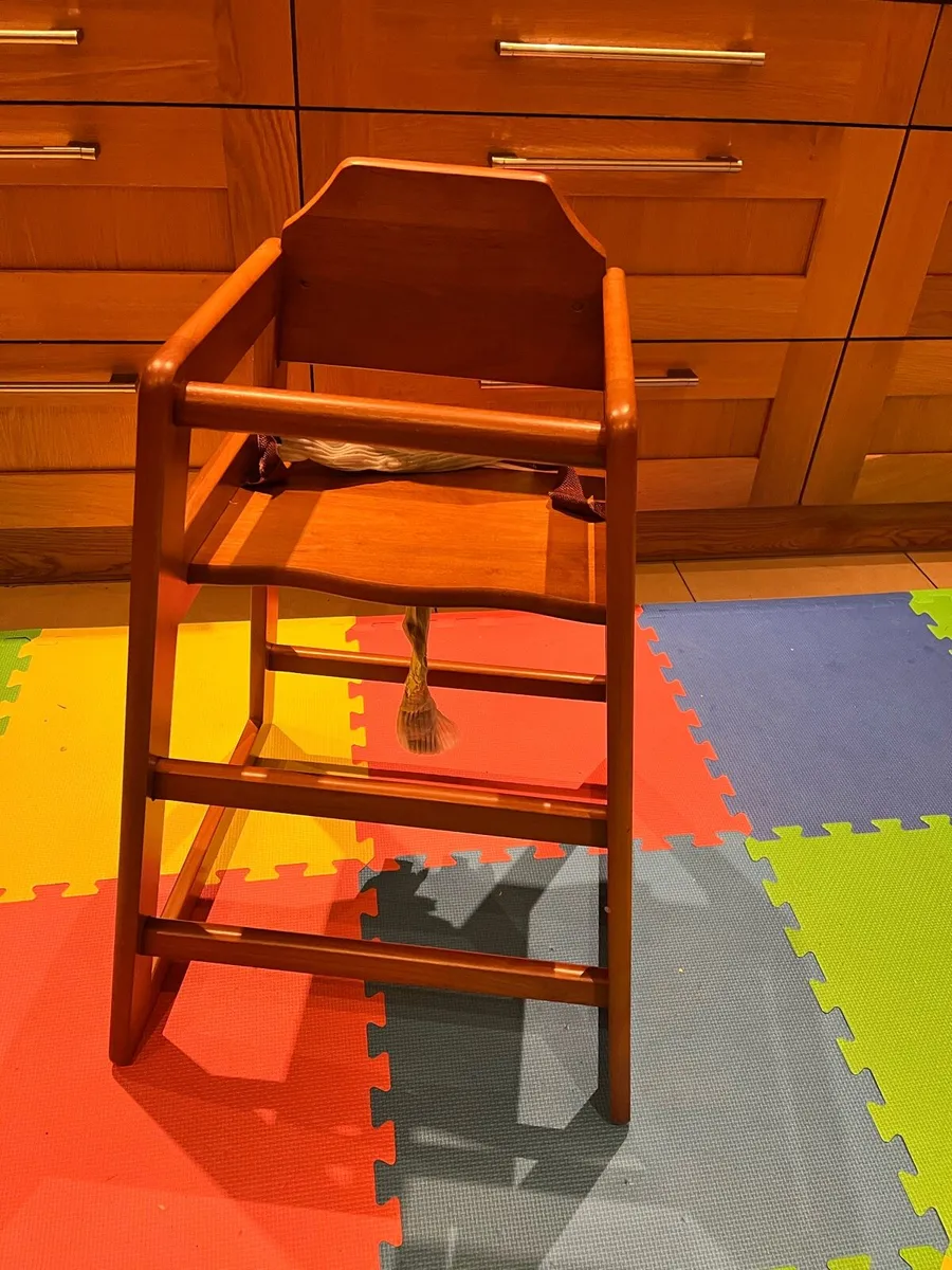 High chair - Image 1