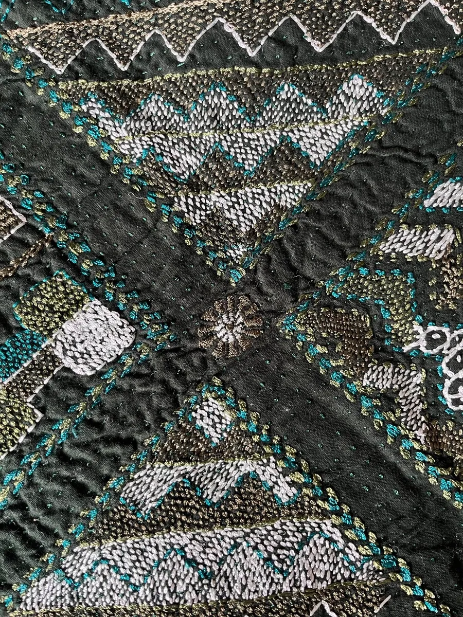 Hand embroidered Nakshi Kantha quilt - Image 4