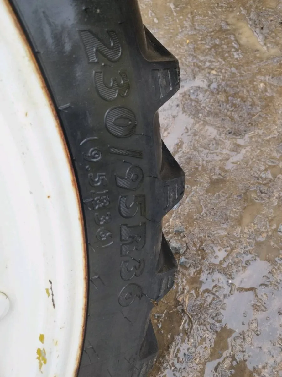 Rowcrop tyres to suit nh - Image 4