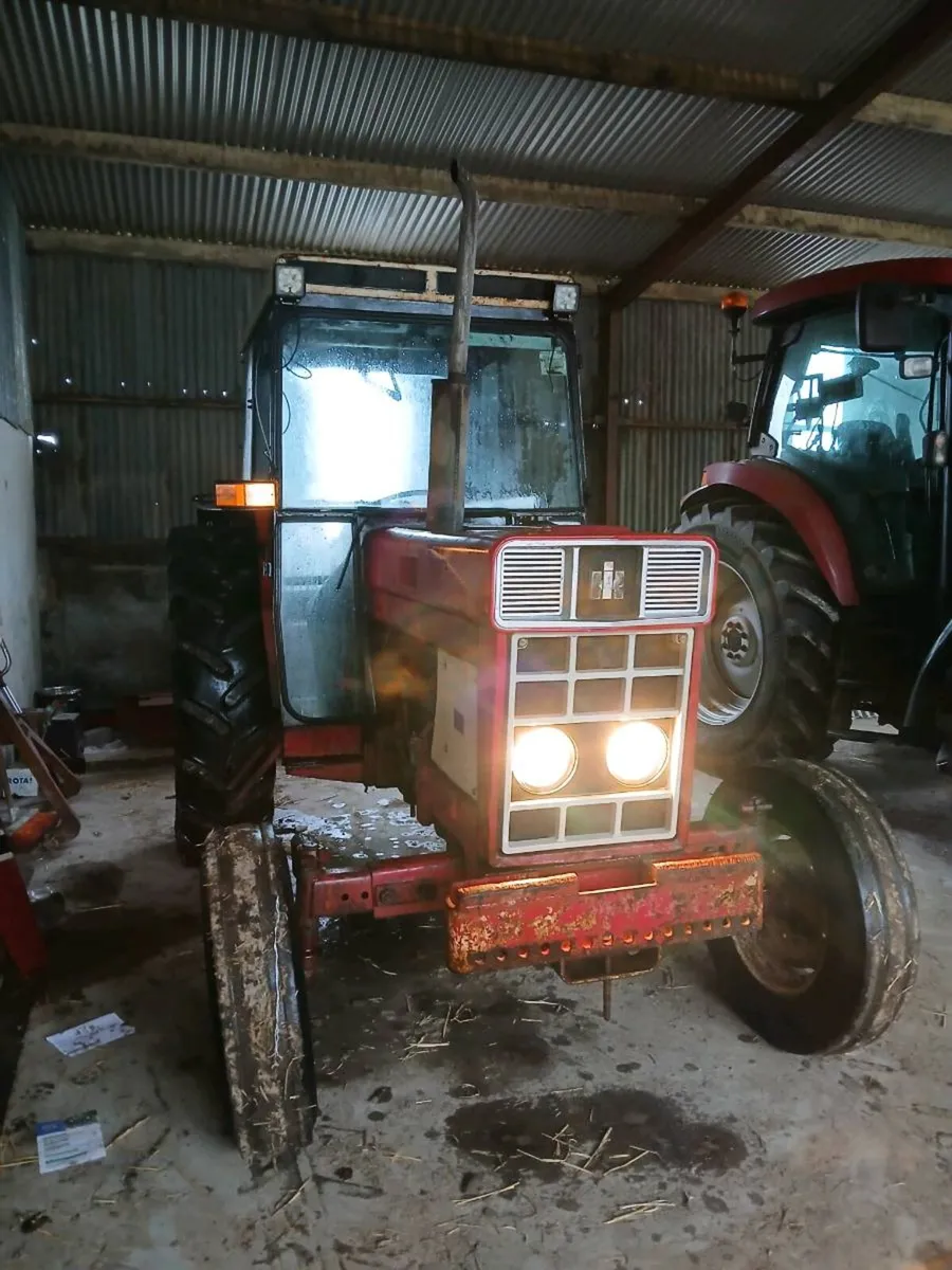 International 784 - Image 2