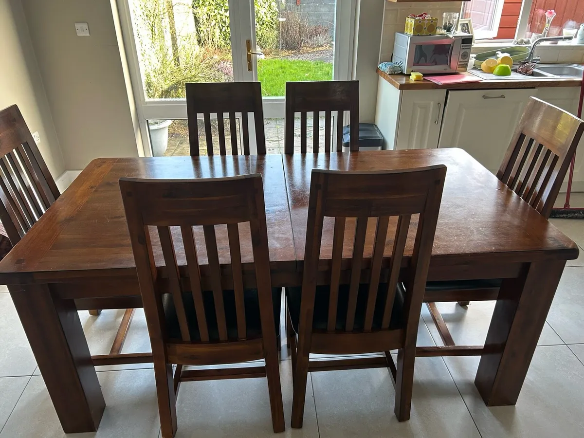 Kitchen table (extendable) with 6 chairs - Image 1