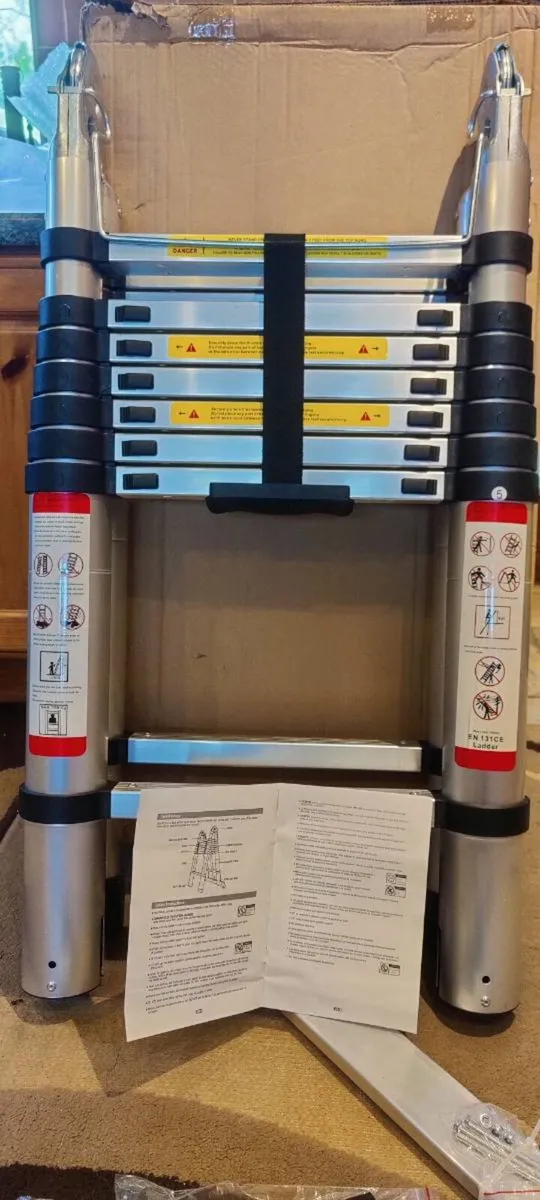 Telescopic foldable aluminium ladder 5m (2,5+2,5 ) - Image 4
