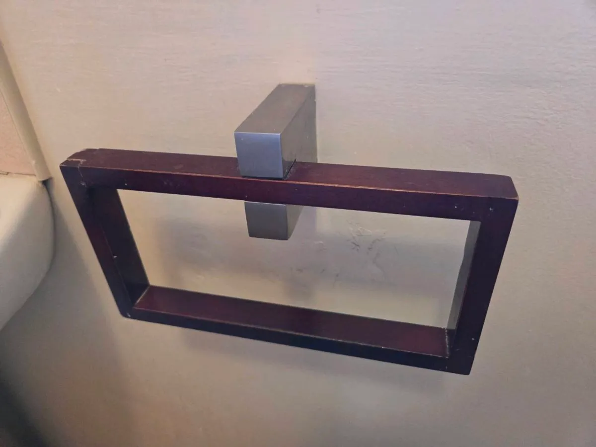 Bathroom accessories - Image 3