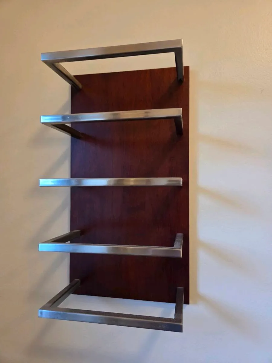 Bathroom accessories - Image 1