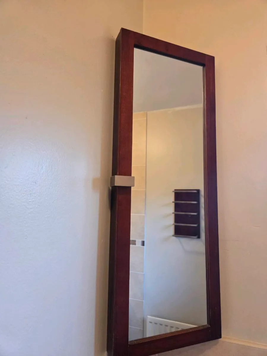 Bathroom accessories - Image 2