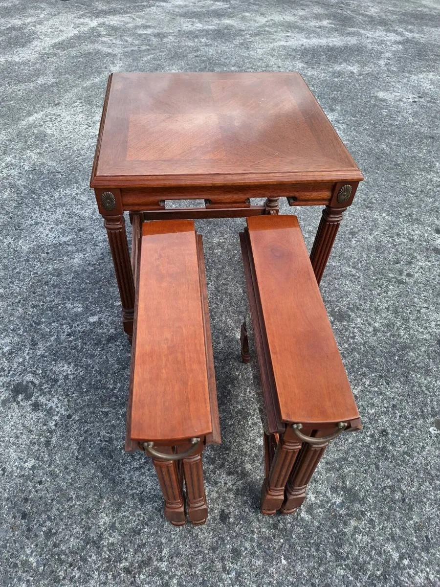 A beautiful and very unusual nest of tables - Image 2