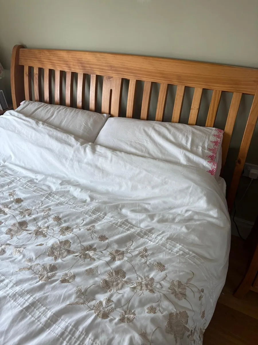 Bedroom furniture - Image 4