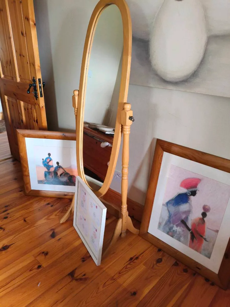 All together if possible 50 Euro - Image 1