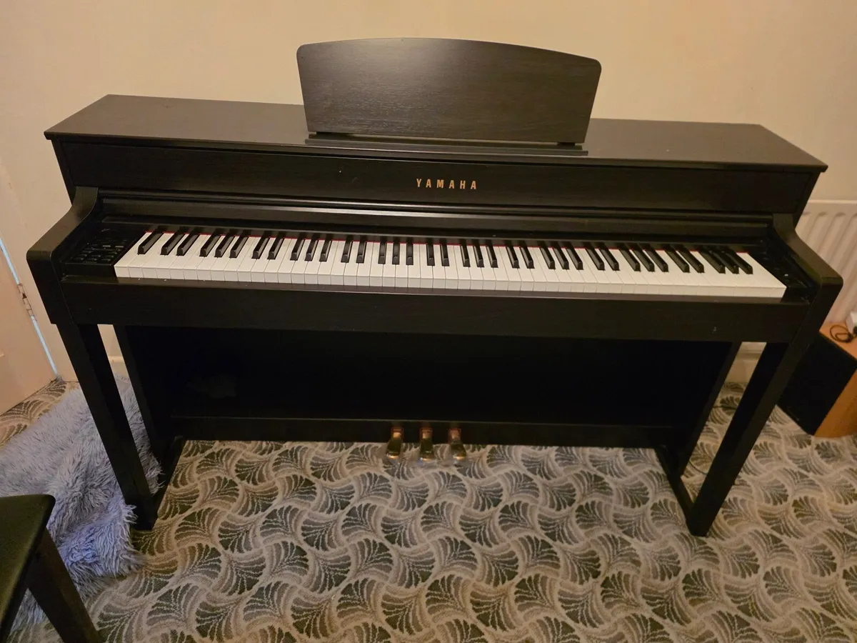 Yamaha Clavinova CLP-535 - Image 2