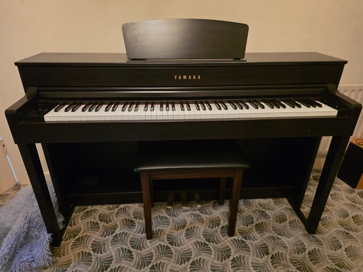 Yamaha Clavinova CLP-535 - Image 4