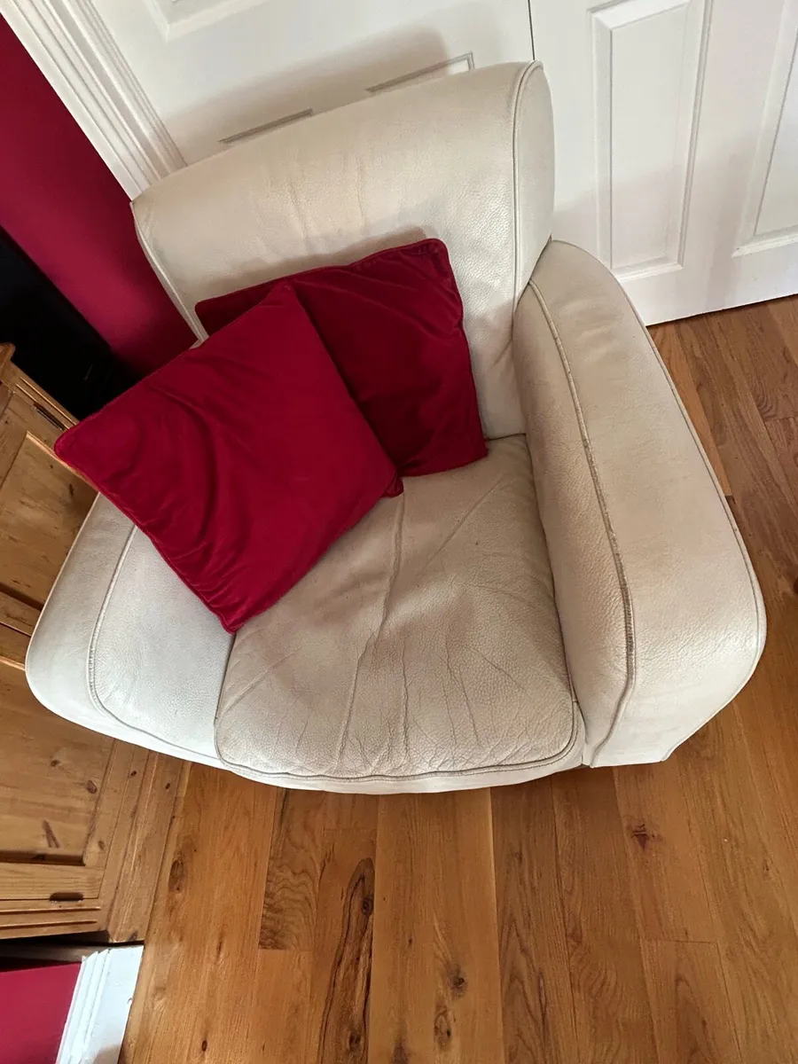 White leather couch set - Image 3