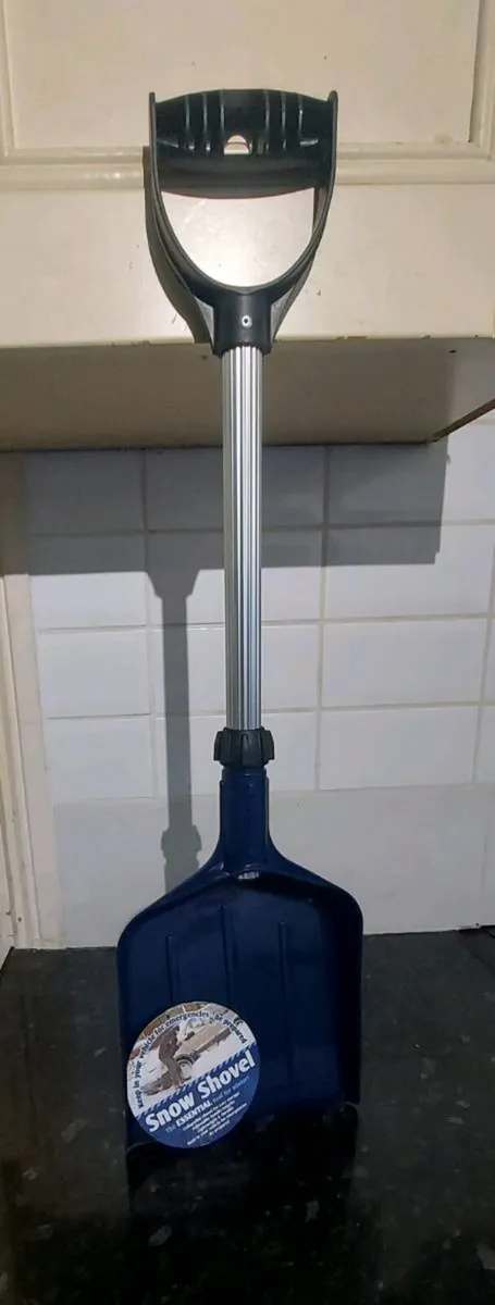 Collapsible shovels €10 each - Image 2
