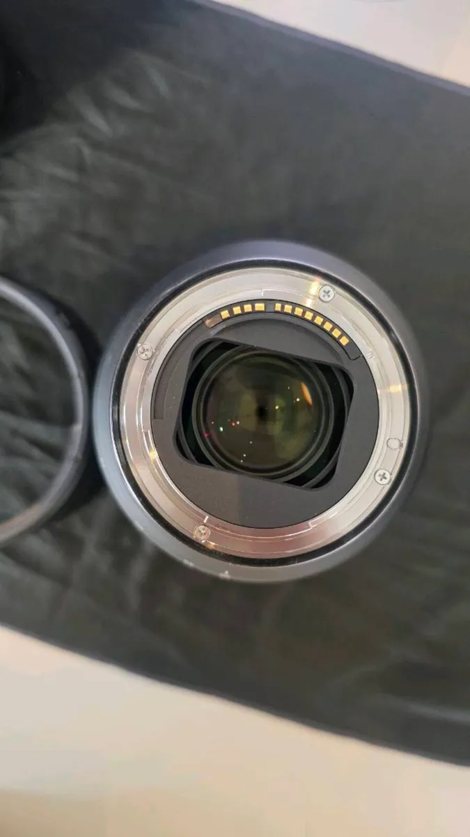 Canon RF 28-70mm f/2 L USM - Image 4