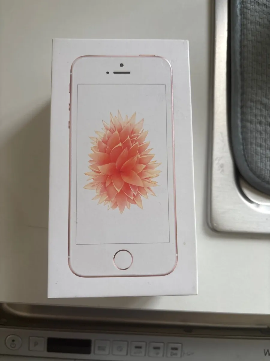 iPhone SE 16gb - Image 1