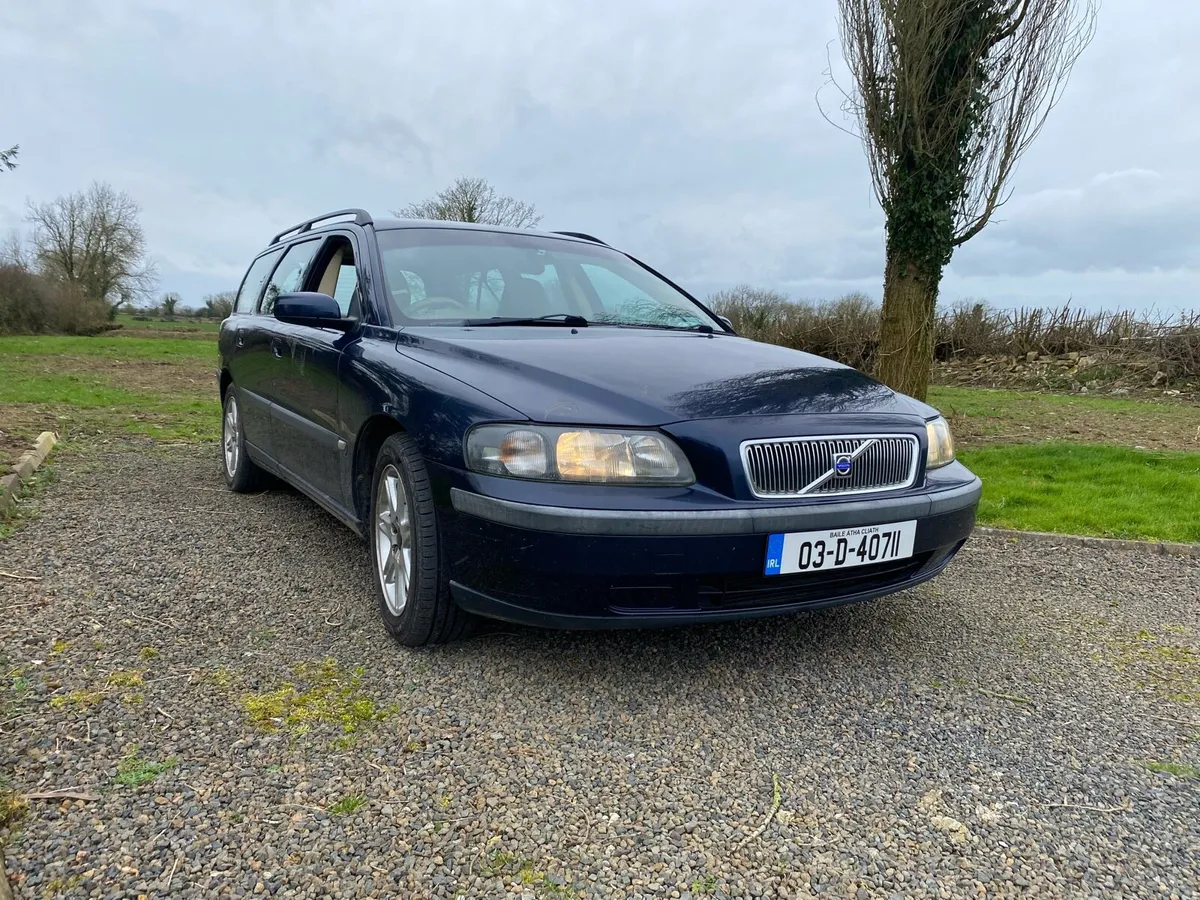 Volvo V70 2.0T - Image 1