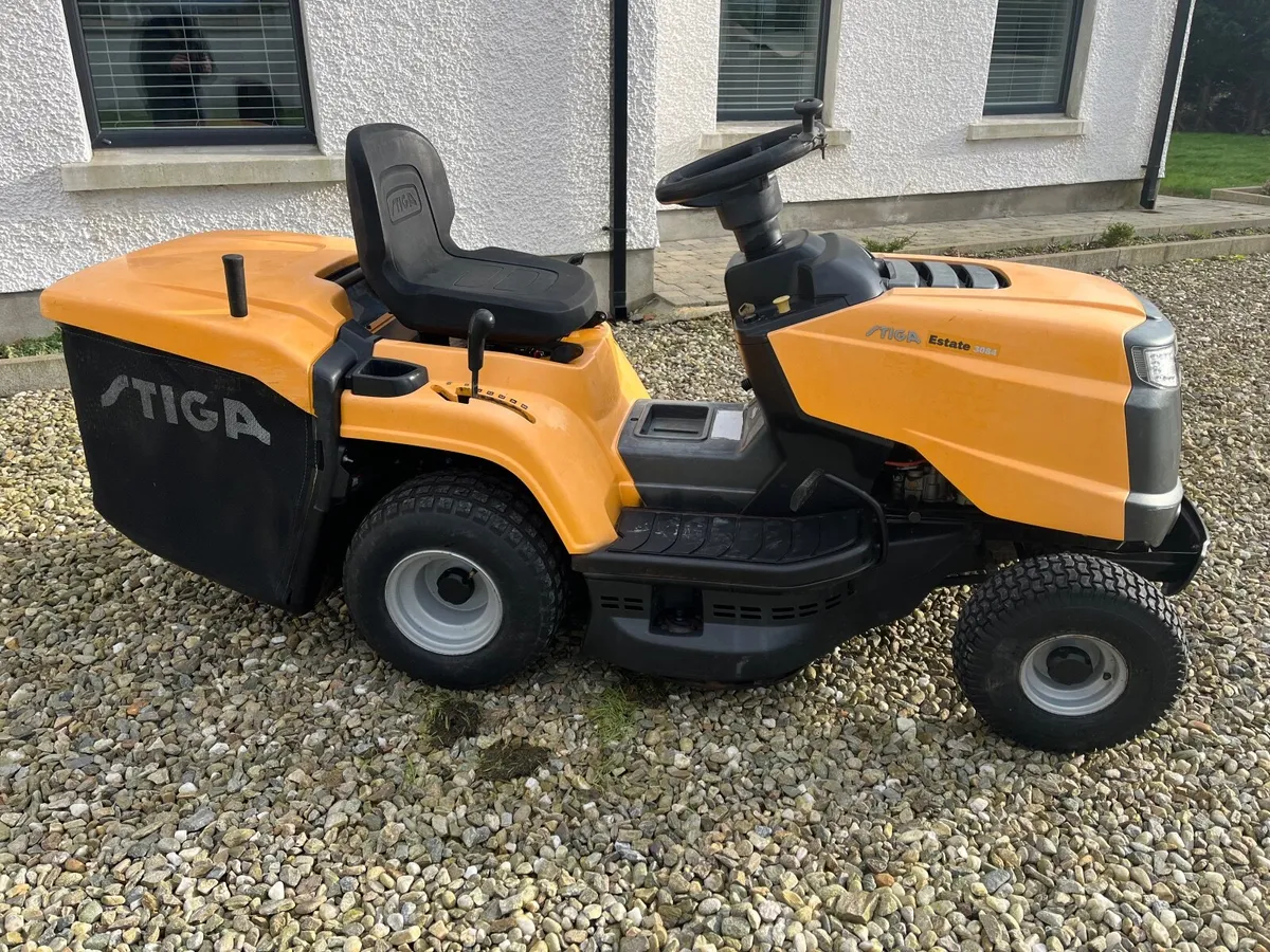 Stiga ride on lawnmower - Image 1